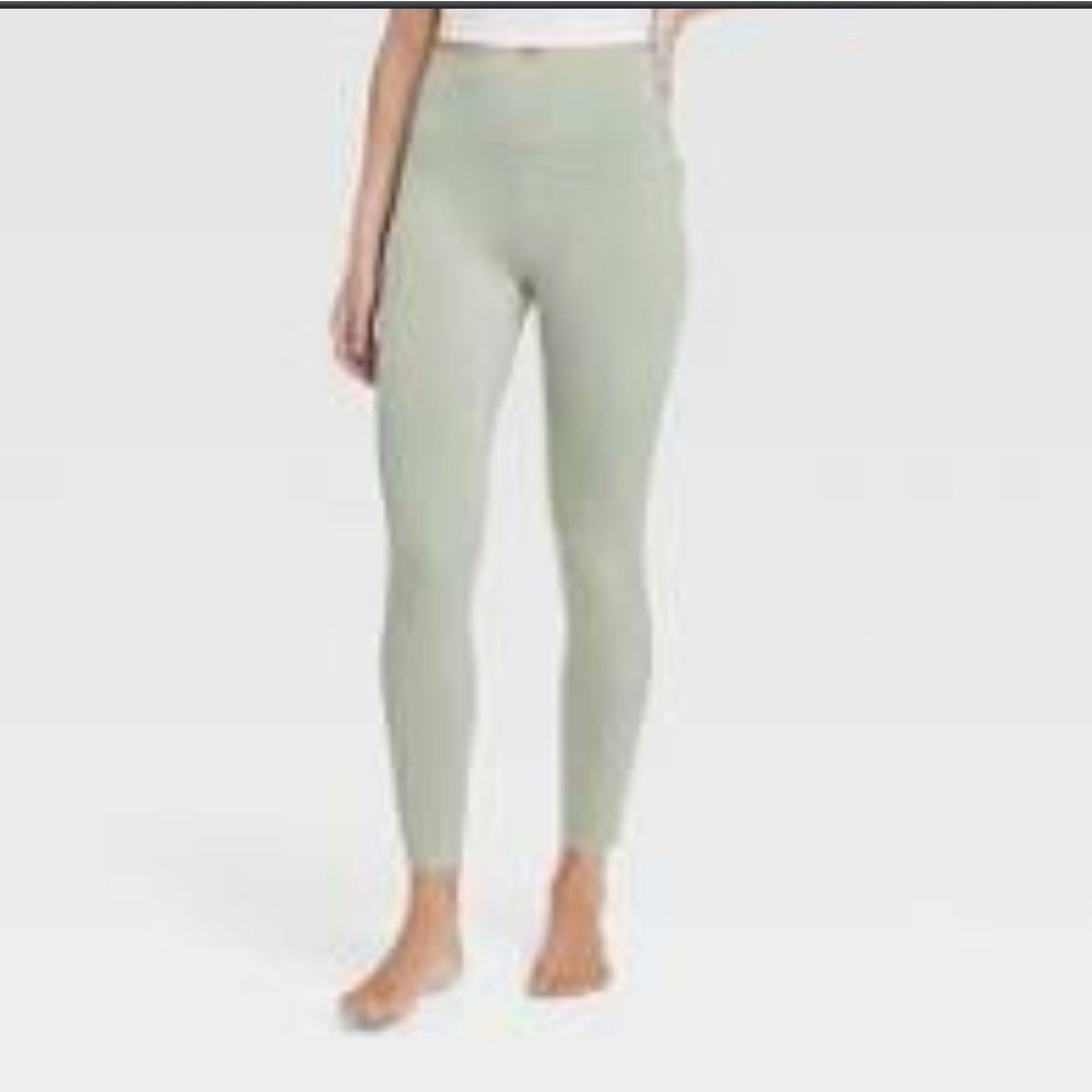 Woman Flex Ribbed High Rise 7/8 Legging. - Picture 2 of 4